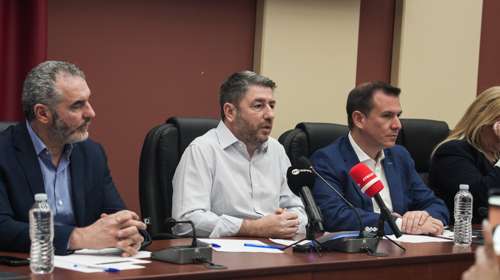 "Ζορίζεται" η κυβέρνηση με την πρόταση του ΠΑΣΟΚ για Εξεταστική για τις υποκλοπές- Πώς μπορεί να μπλοκάρει την έρευνα
