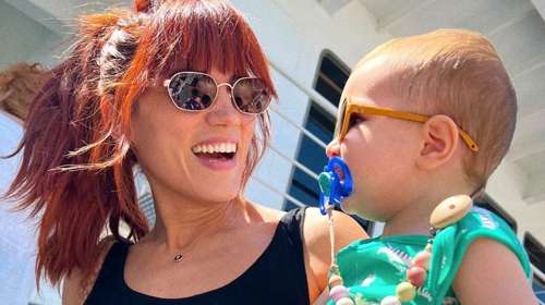 Η Μαίρη Συνατσάκη δημοσίευσε την πιο cute φωτογραφία της κόρης της με τον Ίαν Στρατή