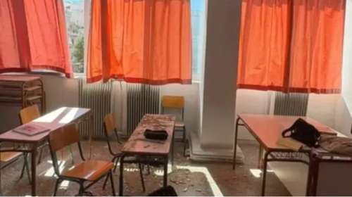 Πάτρα: Τμήμα οροφής έπεσε σε αίθουσα Λυκείου ενώ μέσα βρίσκονταν μαθητές