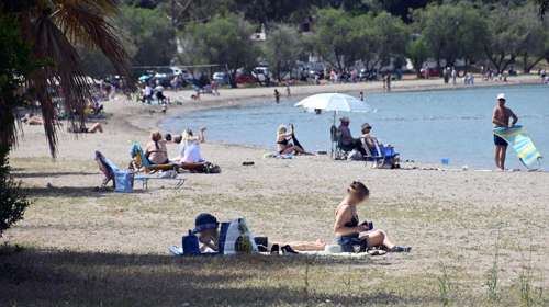 Καλύτερα μην πάτε για μπάνιο σε αυτές τις παραλίες: 29 θάλασσες της Αττικής που κρίνονται ακατάλληλες για κολύμπι