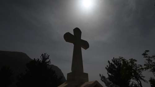 Κρήτη: Σοκ για πατέρα που έχασε τον γιο του το 2020 - "Βρήκα άδειο τον τάφο του παιδιού μου"