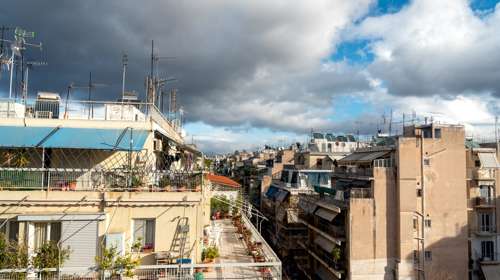 Ακίνητα: Φόρος 15% στους αγοραστές εκτός ΕΕ, ώστε να αποκλιμακωθούν οι τιμές