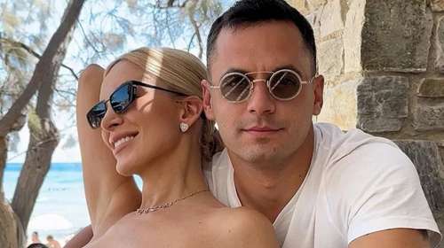 Στο εξοχικό Καινούργιου και Κουτσουμπή στην Πάρο: Το κομψό σαλόνι με μοντέρνες πινελιές και τα γήινα στοιχεία