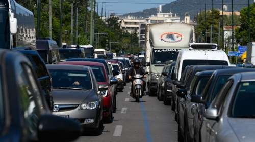 Κίνηση: Μποτιλιάρισμα στον Κηφισό, στο "κόκκινο" η λεωφόρος Αθηνών λόγω τροχαίου