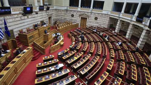 Οι βουλευτές θα δικάζονται μέσα σε 3 μήνες μετά την άρση ασυλίας - Τι αλλάζει με την τροπολογία Φλωρίδη
