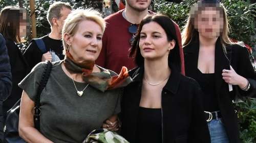 Αλίκη Καραμανλή: Στο φεστιβάλ Χίου με γνωστό επιχειρηματία στο πλευρό της [εικόνα]
