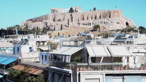 "Εκρηξη" στις προκρατήσεις Airbnb: Τρίβουν τα χέρια τους οι ιδιοκτήτες ακινήτων