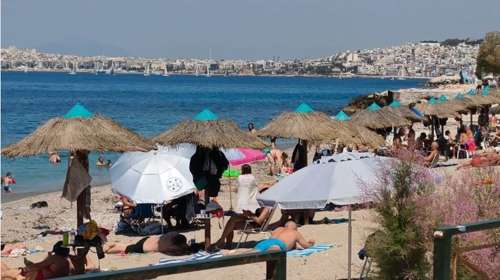 "Απόδραση" στις παραλίες για τους Αθηναίους: Γέμισε η ακτογραμμή της Αττικής - Πού θα "χτυπήσουν" 35άρια