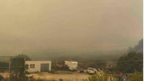 Φωτιά στην Άρτα: Mήνυμα από το 112 για εκκένωση της περιοχής Κομπότι