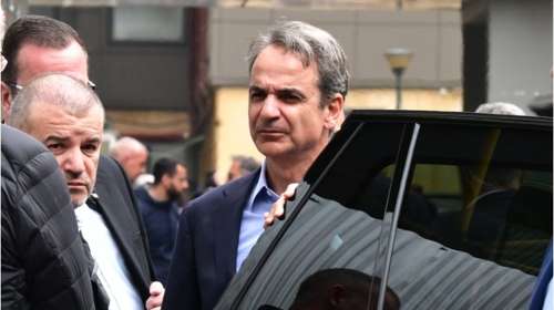 Στον "Ευαγγελισμό", για μια ακόμη ημέρα, ο Κυριάκος Μητσοτάκης - Παρέμεινε μιάμιση ώρα