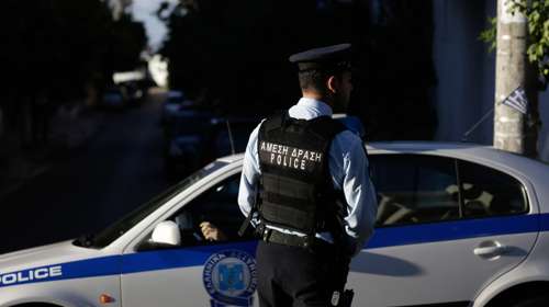 Βόλος: Γιος επιτέθηκε με μπαλτά στον 61χρονο πατέρα του στο κέντρο της πόλης