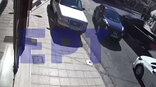 Επίθεση σε Γερμανούς τουρίστες: Ελεύθερος χωρίς όρους ο συνεπιβάτης νταής του αγροτικού - Τι υποστήριξε ο δικηγόρος του