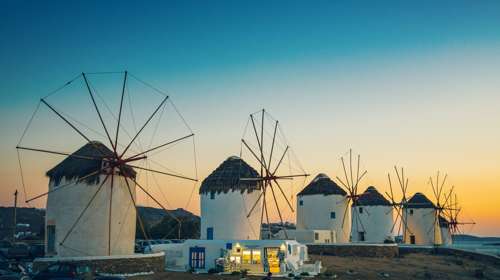 Μπελάδες για πασίγνωστο κομμωτή: Καταγγελία σε βάρος του για κλοπή γυαλιών ηλίου - Το βίντεο που τον "έκαψε"