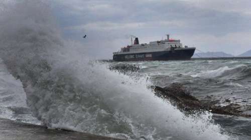 Κακοκαιρία στην Ελλάδα: Αποκαθίστανται σταδιακά τα ακτοπλοϊκά δρομολόγια - Επιμένουν οι ισχυροί άνεμοι