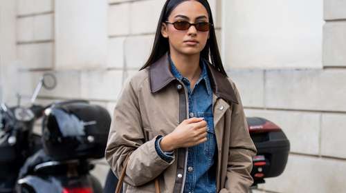 Αυτά τα τζιν παντελόνια επέλεξαν τα κομψά cool girls στο Παρίσι