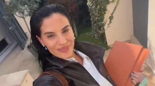 Χριστίνα Μπόμπα: Μας δείχνει το φωτεινό και υπερσύγχρονο σπίτι της - Η κουζίνα, η βεράντα, το σαλόνι και ο υπέροχος κήπος