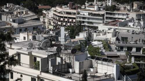 "Πολικό ψύχος" στην αγορά ακινήτων λόγω πολέμου στην Ουκρανία - Εκτόξευση και των οικοδομικών υλικών
