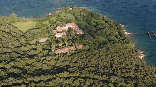 Villa Certosa: Στο σφυρί η μυθική έπαυλη του Μπερλουσκόνι - Εκεί γίνονταν τα περίφημα πάρτι "μπούνγκα-μπούνγκα" [εικόνες]