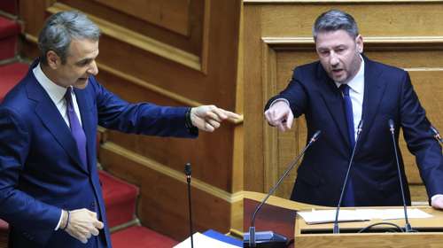 Κόντρα Μητσοτάκη- Ανδρουλάκη στη Βουλή: Ο προφυλακισμένος κουμπάρος, ο ωραίος Λαζαρίδης και οι εκλογές που θα γίνουν στην ώρα τους