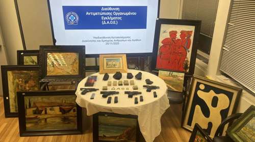 "Καλλιτέχνες" στην απάτη: 481 πλαστοί πίνακες γνωστών ζωγράφων - Συνελήφθη δικηγόρος, κατασχέθηκαν όπλα [εικόνες - βίντεο]