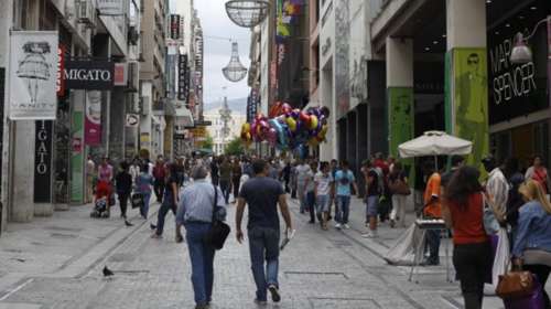 Εμπορικός Σύλλογος Αθηνών: Το τέλος των τριών ευρώ δεν σταματά τη λαίλαπα των ασιατικών πλατφορμών