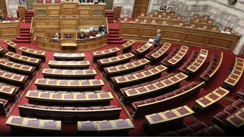 Στην ολομέλεια της Βουλής το νομοσχέδιο για τη νόμιμη μετανάστευση - Τα βασικά σημεία