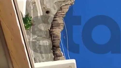 Κατέρρευσε μπαλκόνι στο Αργος - Τραυματίστηκε σοβαρά μητέρα τεσσάρων παιδιών