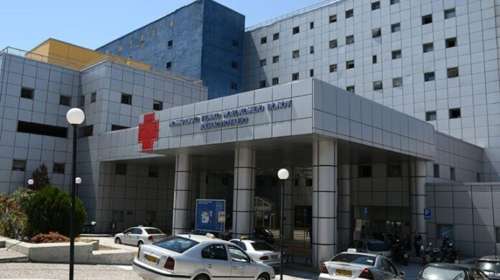 Χαμός στα επείγοντα του νοσοκομείου Βόλου – Επίθεση από Ρομά σε γιατρούς και νοσηλευτές