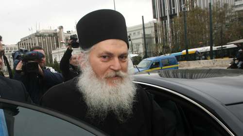 Διασωληνώθηκε ο ηγούμενος Εφραίμ του Βατοπεδίου: Δίνει μάχη με τον κορονοϊό στον "Ευαγγελισμό"
