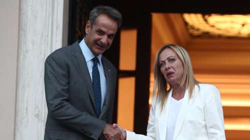 Reuters: Η Ιταλία φέτος θα πάρει τη θέση της Ελλάδας ως η πιο χρεωμένη χώρα της ευρωζώνης