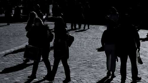 Süddeutsche Zeitung: Ενώ η ελληνική οικονομία αναπτύσσεται, οι μισθοί παραμένουν στάσιμοι