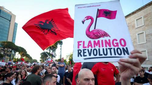 Αλβανοί εισαγγελείς δεσμεύουν περιουσιακά στοιχεία στο πλαίσιο της έρευνας για το θέρετρο Κούσνερ