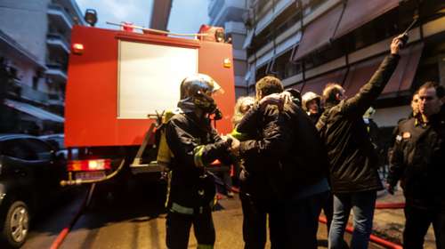 Φωτιά σε διαμέρισμα στο Χαλάνδρι - Μεγάλη επιχείρηση της Πυροσβεστικής