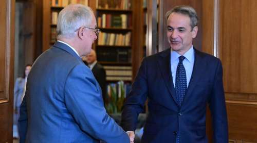 Μητσοτάκης σε Τασούλα για το μνημείο του Αγνώστου Στρατιώτη: Η αντιπολίτευση κάνει επαναστατική γυμναστική
