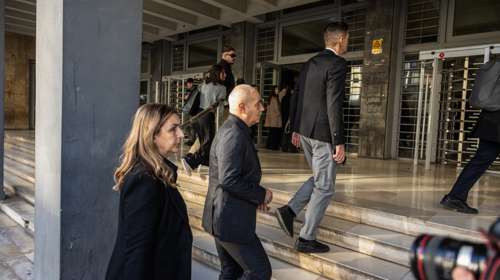 Αναβλήθηκε για τον Οκτώβριο του '26 η δίκη για τη δολοφονία του Άλκη Καμπανού - Επεισόδια έξω από τα δικαστήρια