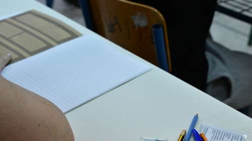 Πανελλήνιες 2026: Δείτε τις τελικές απαντήσεις στα θέματα της Νεοελληνικής Γλώσσας και Λογοτεχνίας