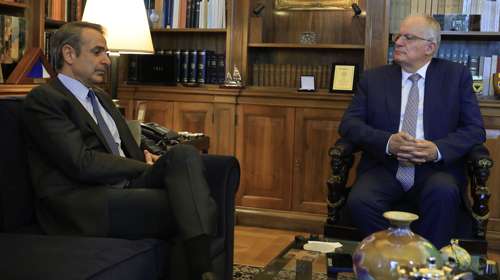 Μητσοτάκης σε Τασούλα: Χρέος της κυβέρνησης να στηρίζει την κοινωνία - Έχουμε δυνατότητα από το πλεόνασμα