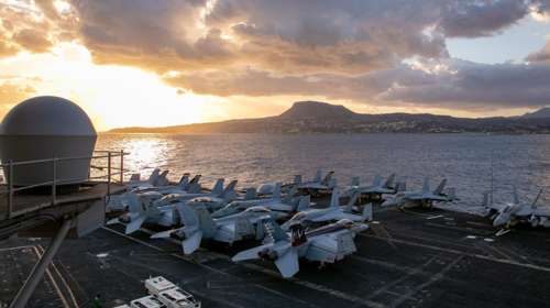 WSJ: Οι ΗΠΑ ενισχύουν τις δυνάμεις τους στη Μέση Ανατολή - Τρίτο αεροπλανοφόρο και έως 10.000 επιπλέον στρατιώτες