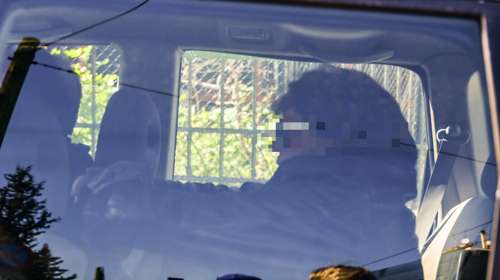 Χαμογελαστός ο γνωστός μάνατζερ: Δίωξη για απείθεια και επικίνδυνη οδήγηση, μετά την άγρια καταδίωξη