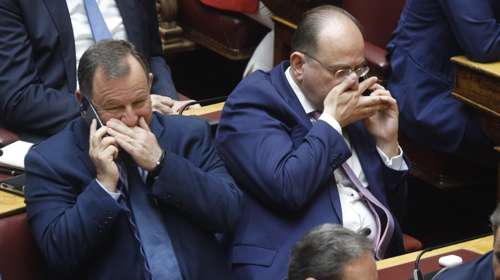 Ποιος είναι ο πολιτικός, από το τηλέφωνο του οποίου στάλθηκαν τα "μολυσμένα μηνύματα" του Predator- Τα υπονοούμενα Ανδρουλάκη