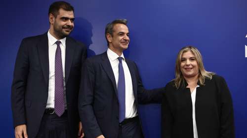 "Ελα Συρεγγέλα, αλλά μην έρθεις με φόρα δεν βγήκε σε καλό"- Ο Μητσοτάκης τρόλαρε με την ατάκα που σημάδεψε την Τσαπανίδου