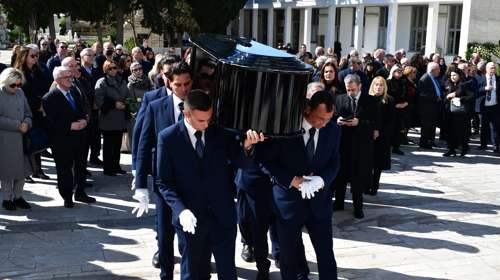 Η κηδεία της Άννας Ψαρούδα - Μπενάκη στο Α' νεκροταφείο - Ποιοι πολιτικοί έδωσαν το παρών στο τελευταίο αντίο