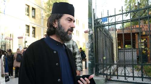 "Κιβωτός του Κόσμου": Ξανά σε δίκη ο πατέρας Αντώνιος και η πρεσβυτέρα για τα οικονομικά της δομής