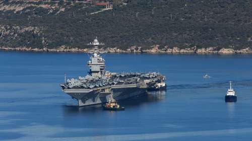 Σούδα: Πιτόγυρα σε τιμή... 17 ευρώ το ένα στους Αμερικανούς ναύτες του αεροπλανοφόρου "USS Gerald R. Ford"