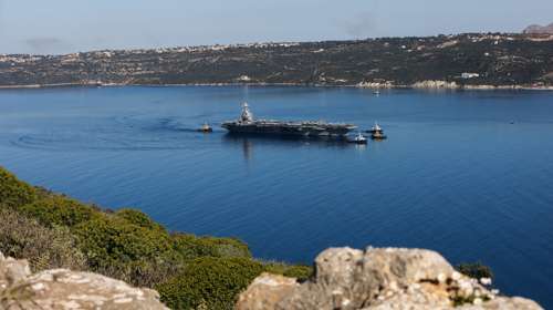 Κατασκοπεία στη Σούδα: Φωτογραφίες του "Gerald Ford" είχε ο Γεωργιανός - Το ξενοδοχείο που χρησιμοποίησε ως... ορμητήριο