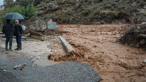 Κακοκαιρία στην Κρήτη: Βιβλικές καταστροφές σε όλο το νησί -8 εγκλωβισμένοι στη Σαμαριά, δρόμοι κόπηκαν, χωριά πλημμύρισαν
