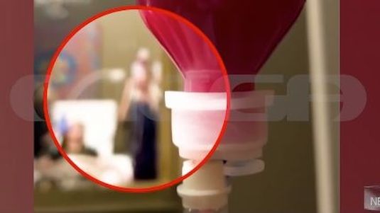 Κολωνάκι: "Μπρος στα κάλλη τι είναι ο πόνος;" - Σοκάρει το βίντεο της 56χρονης γιατρού την ώρα της πλασμαφαίρεσης