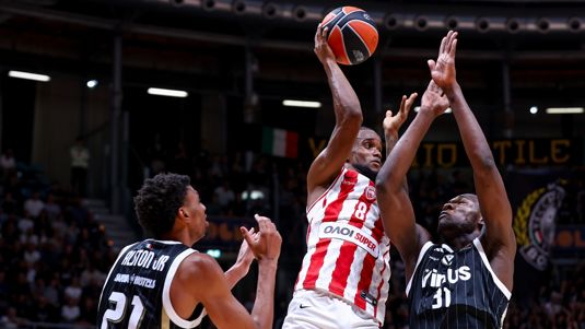 Βίρτους Μπολόνια - Ολυμπιακός 96-94: "Μαχαιριά" με buzzer beater τρίποντο του Καρ