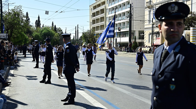 ΠΑΡΕΛΑΣΗ