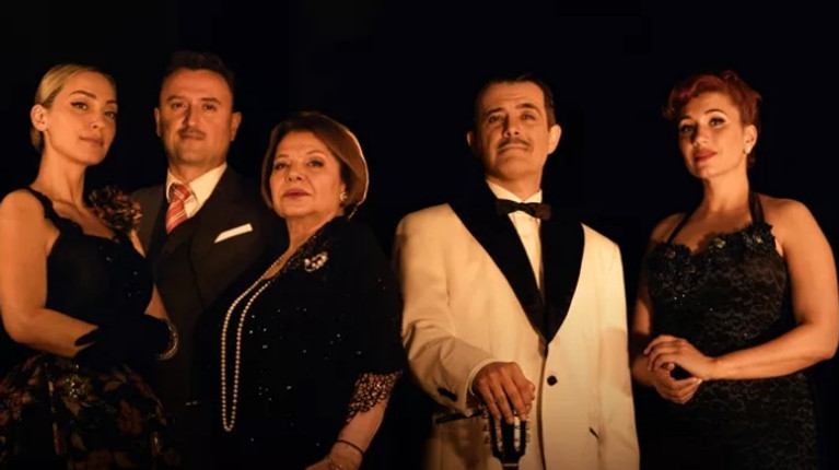 MANOLIS / καρδιά σε τέσσερις χορδές